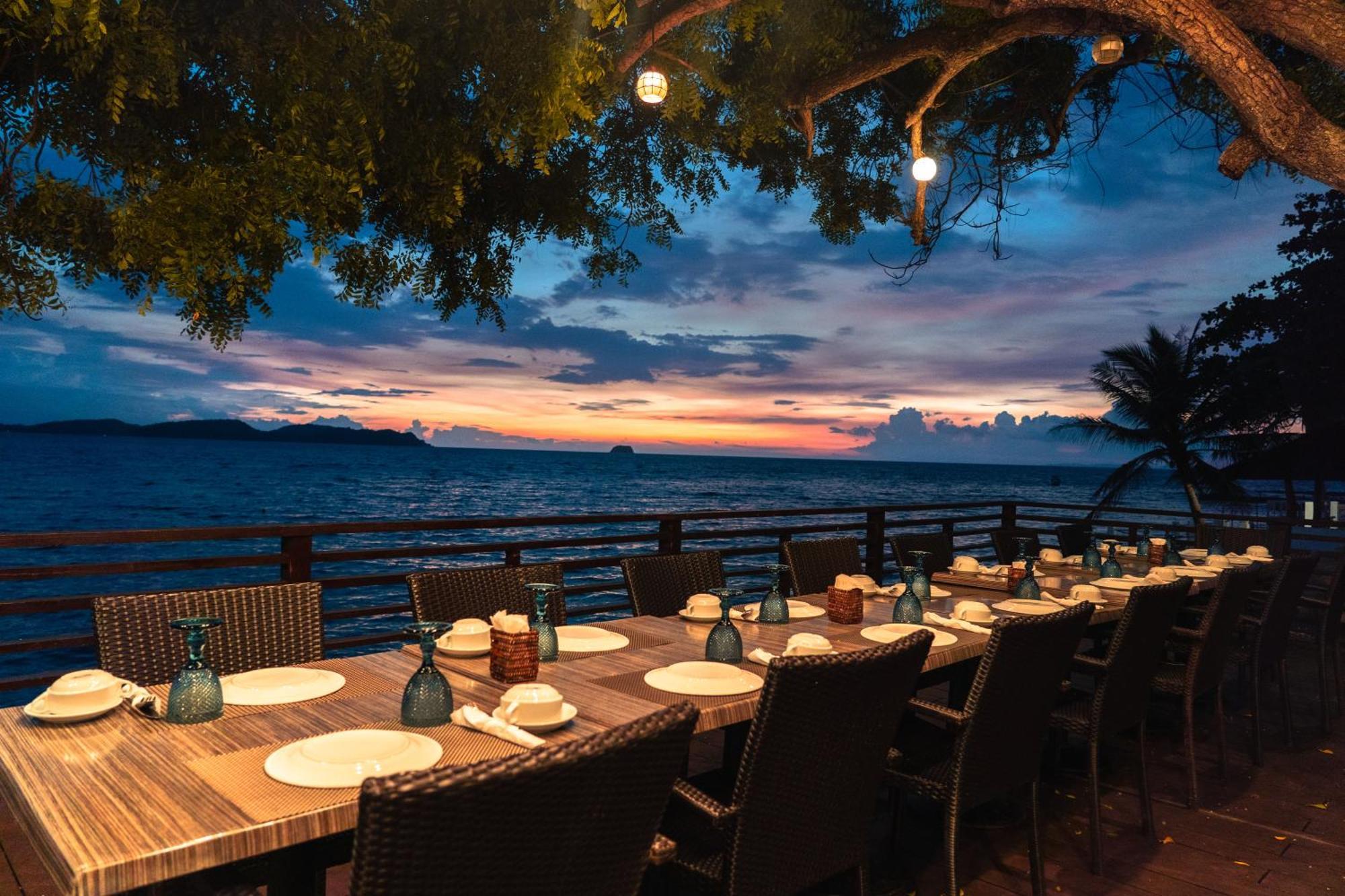 Altamare Dive And Leisure Resort Anilao Mabini  Dış mekan fotoğraf