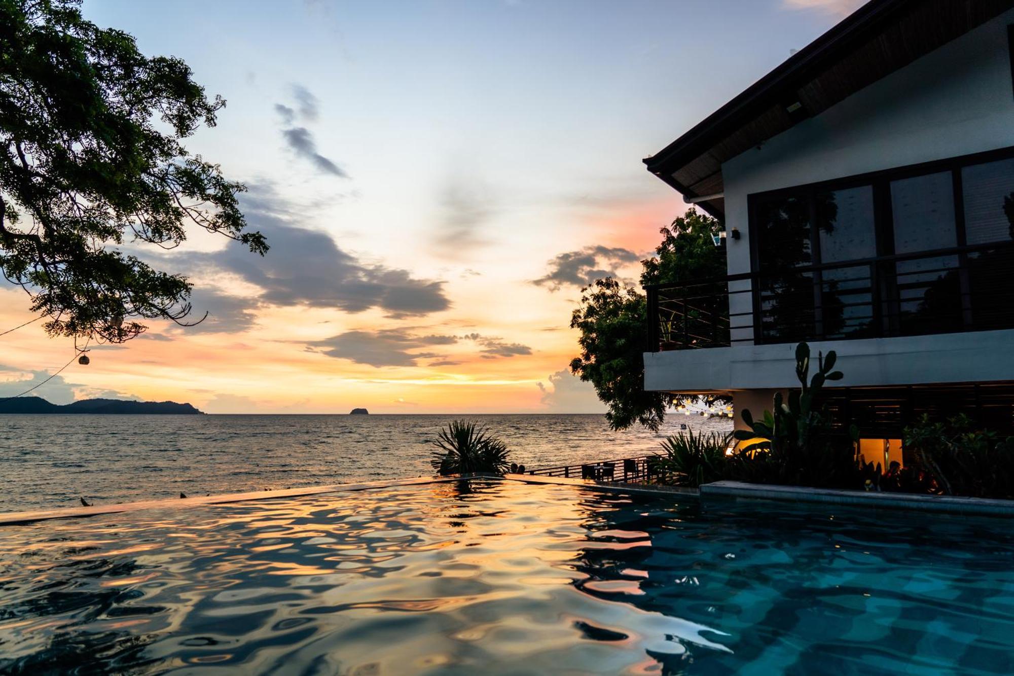 Altamare Dive And Leisure Resort Anilao Mabini  Dış mekan fotoğraf